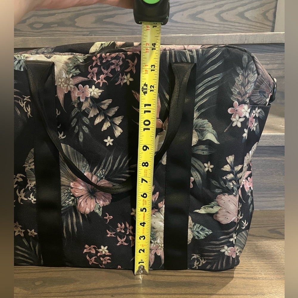 Pull&Bear Black Floral Travel Overnighter Bag - Picture 10 of 14